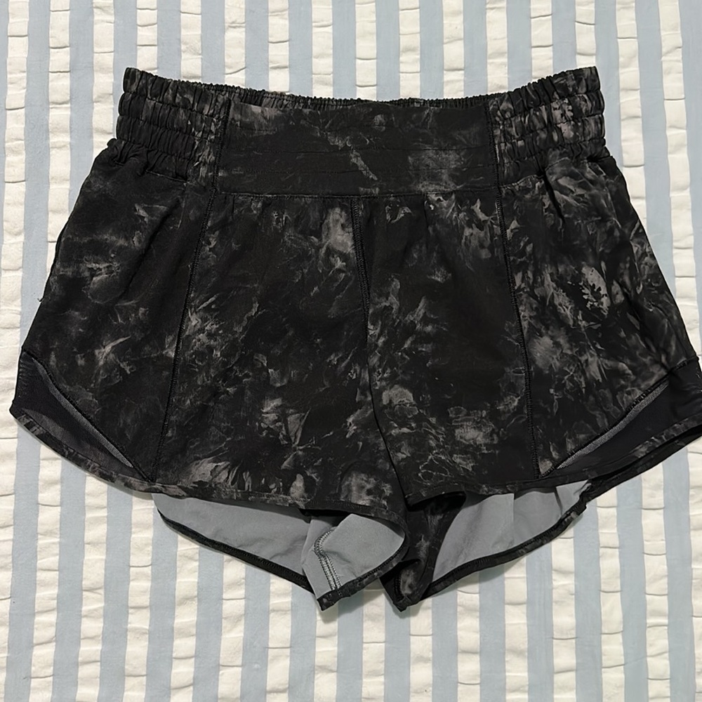 Lululemon Hotty Hot HR Short 2.5” Lined Aquila Black Multi 6